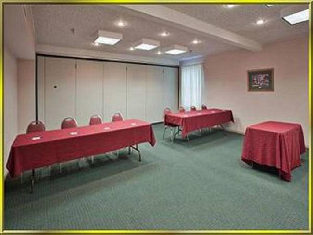 Quality Inn & Suites Schoharie Near Howe Caverns Business photo
